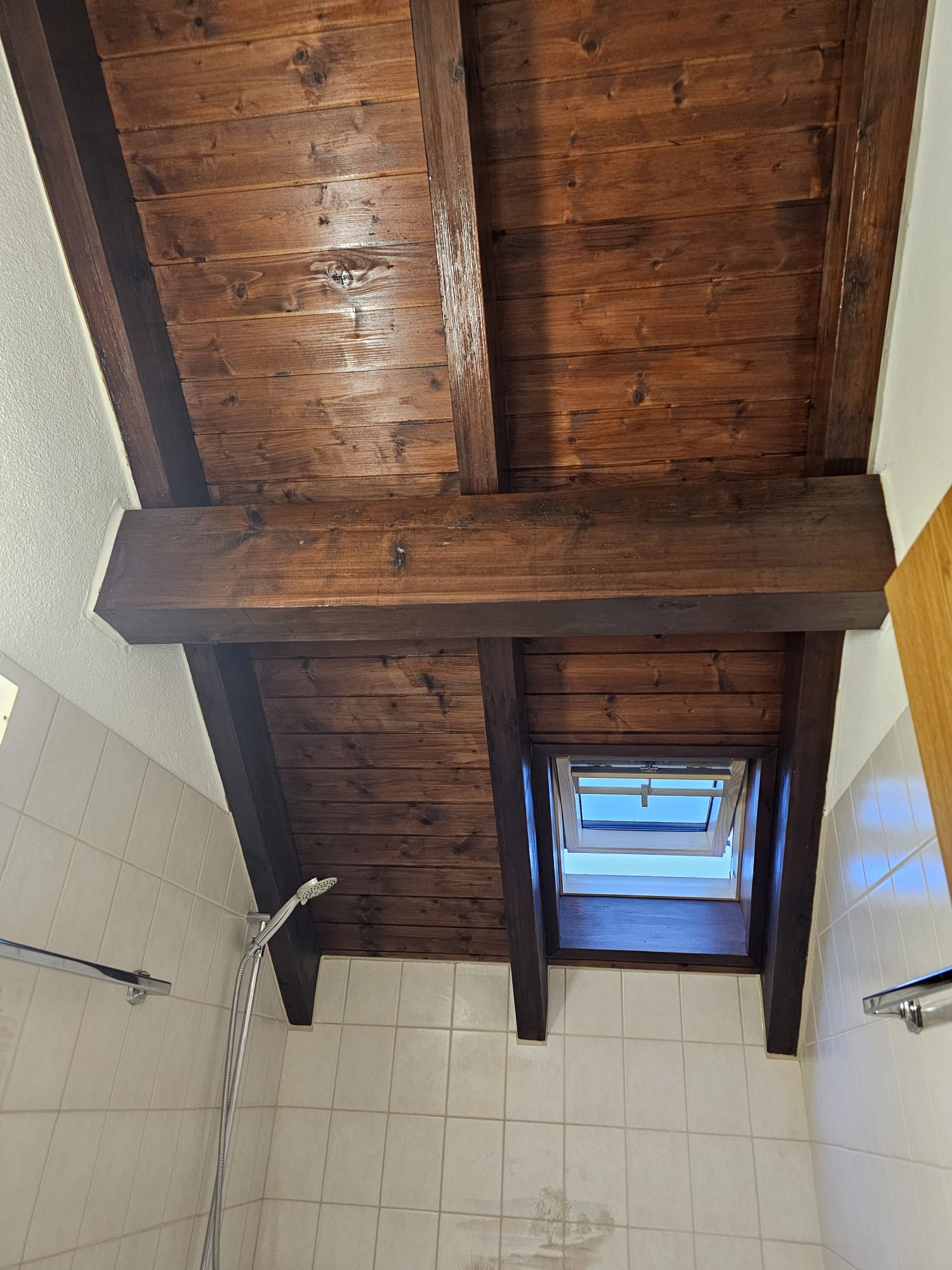 Holzwerk im Aargau – Pflege, Lasur und Schutzanstriche für langlebige, wetterfeste Holzoberflächen im Aussenbereich
