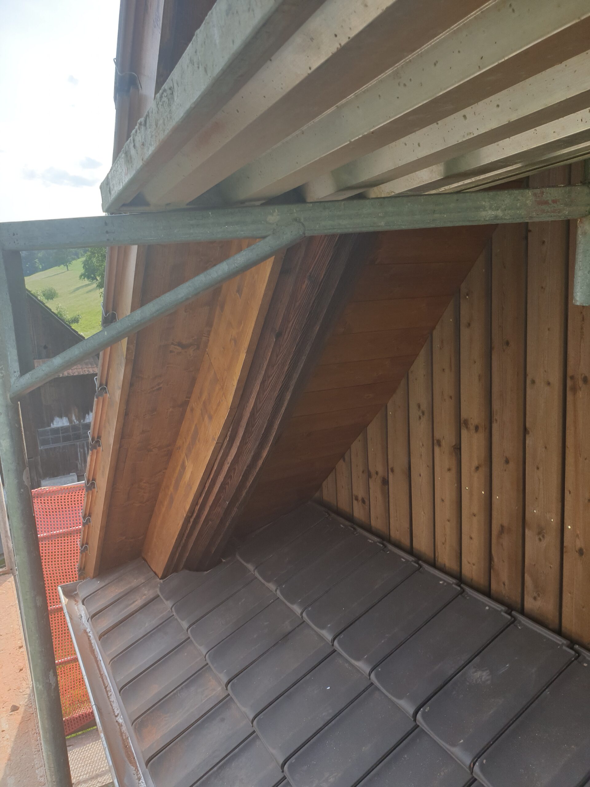 Holzwerk im Aargau – Pflege, Lasur und Schutzanstriche für langlebige, wetterfeste Holzoberflächen im Aussenbereich (1)