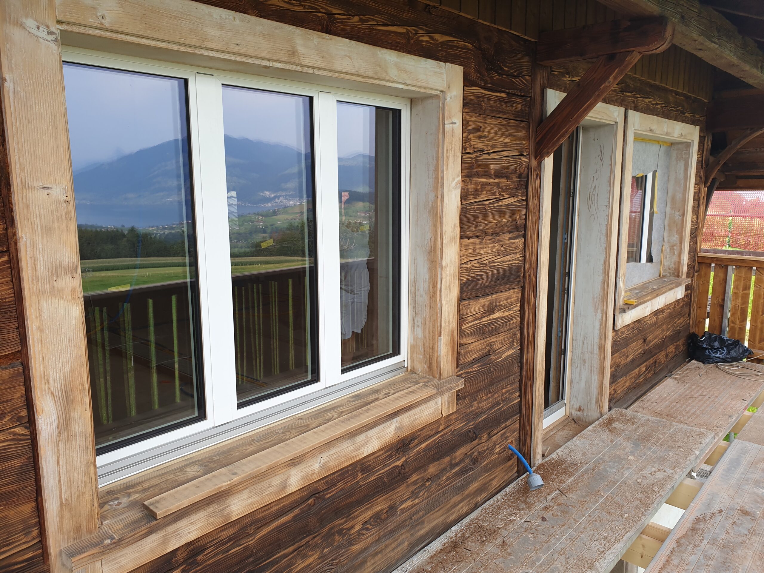 Holzwerk im Aargau – Pflege, Lasur und Schutzanstriche für langlebige, wetterfeste Holzoberflächen im Aussenbereich
