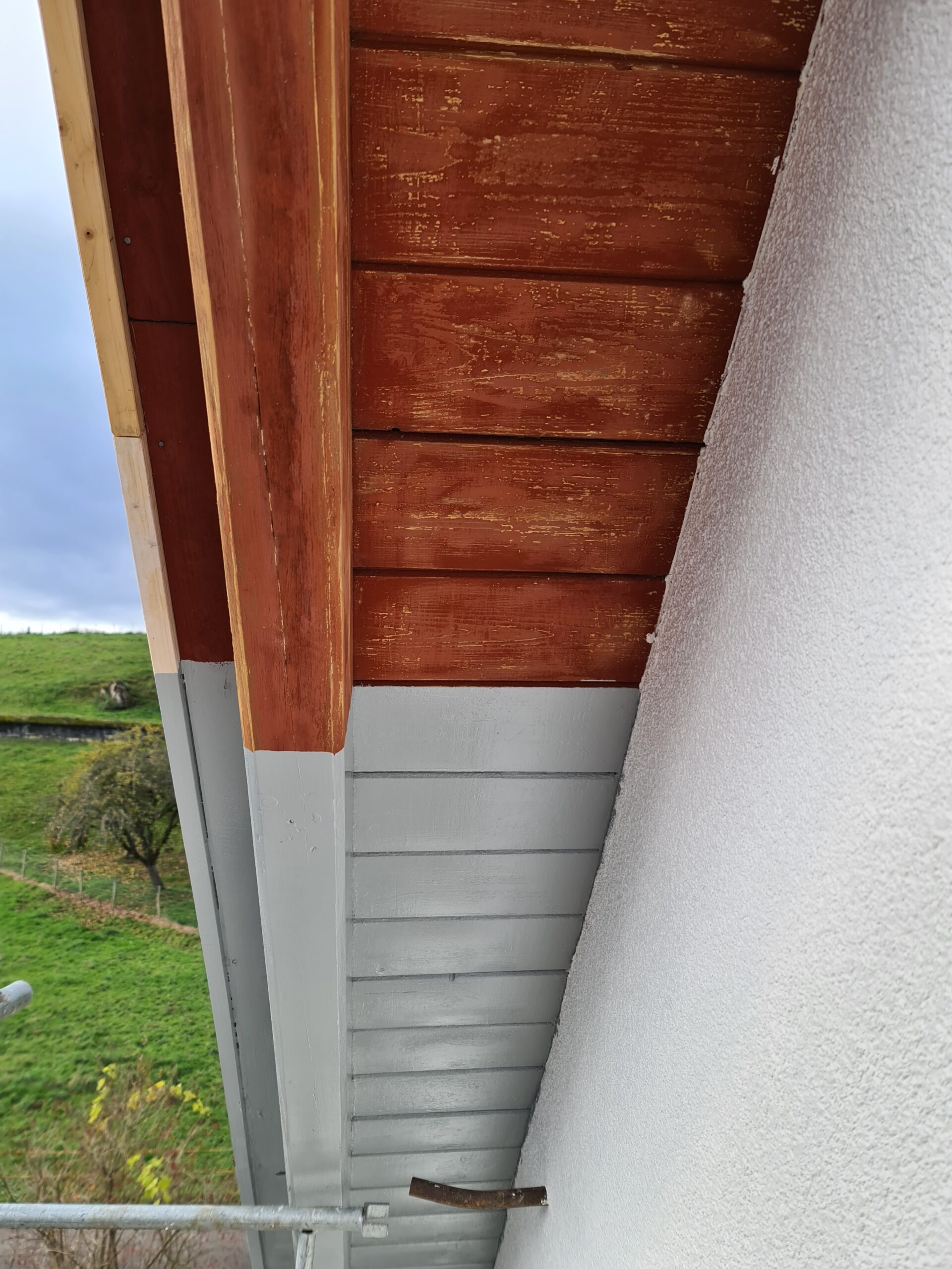 Holzwerk im Aargau – Pflege, Lasur und Schutzanstriche für langlebige, wetterfeste Holzoberflächen im Aussenbereich
